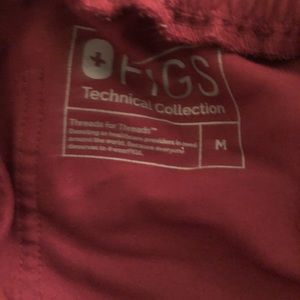 Figs burgundy scrub set